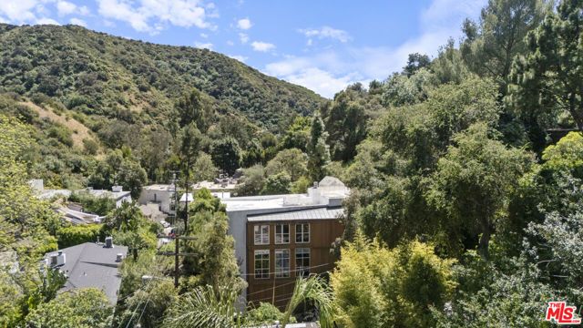 9976 Westwanda Drive, Beverly Hills, CA 90210