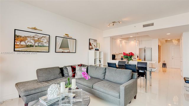315 NE 3rd Avenue 1908, Fort Lauderdale, FL 33301