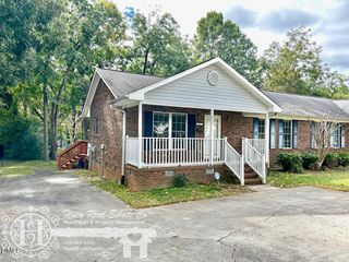 211 E Gilbreath Street, Graham, NC 27253