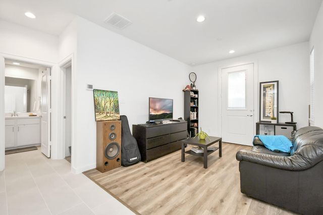 1107 Highland Square Lane, Houston, TX 77091