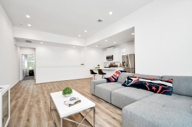 1107 Highland Square Lane, Houston, TX 77091