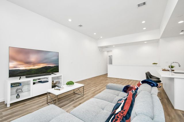 1107 Highland Square Lane, Houston, TX 77091