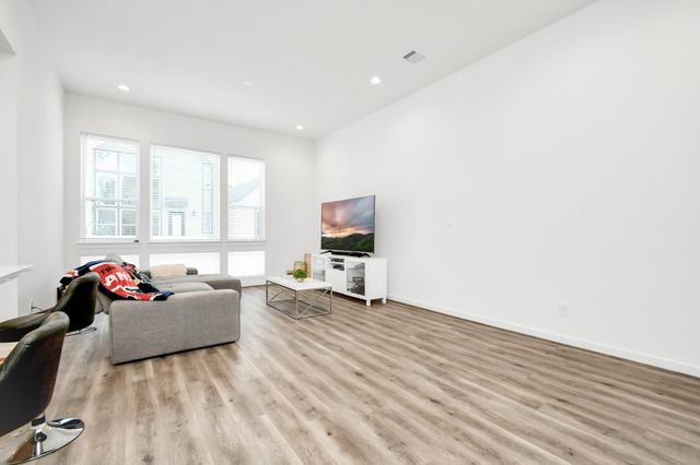 1107 Highland Square Lane, Houston, TX 77091