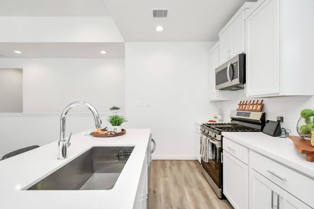 1107 Highland Square Lane, Houston, TX 77091