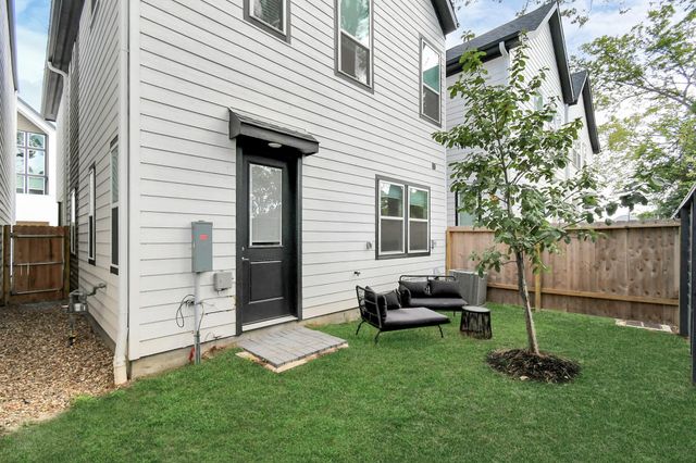 1107 Highland Square Lane, Houston, TX 77091