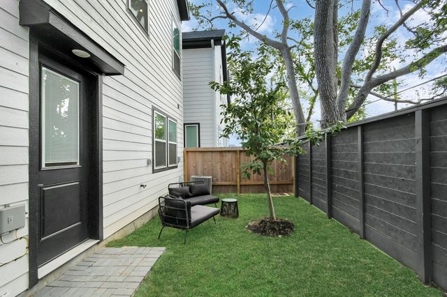 1107 Highland Square Lane, Houston, TX 77091