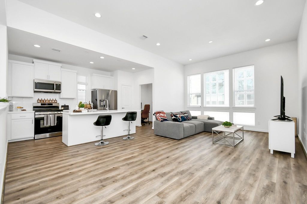 1107 Highland Square Lane, Houston, TX 77091