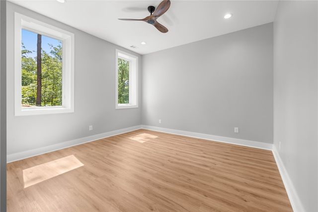713 Bay Harbor Lane, Seneca, SC 29672