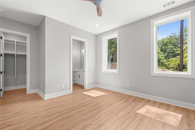 713 Bay Harbor Lane, Seneca, SC 29672