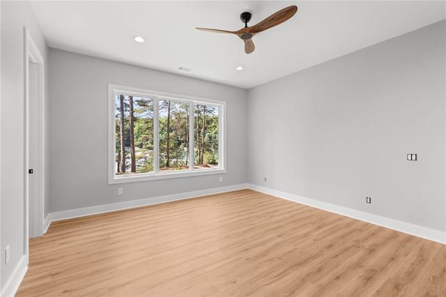 713 Bay Harbor Lane, Seneca, SC 29672