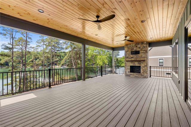 713 Bay Harbor Lane, Seneca, SC 29672