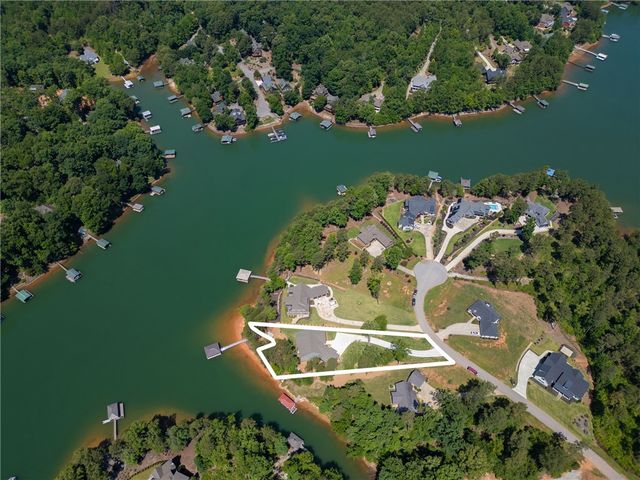 713 Bay Harbor Lane, Seneca, SC 29672