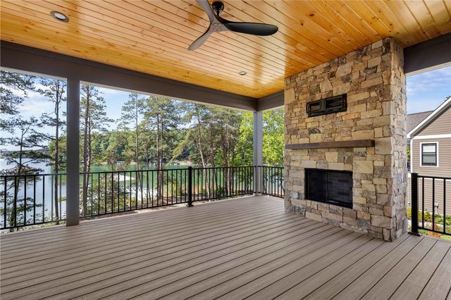 713 Bay Harbor Lane, Seneca, SC 29672
