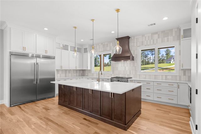 713 Bay Harbor Lane, Seneca, SC 29672