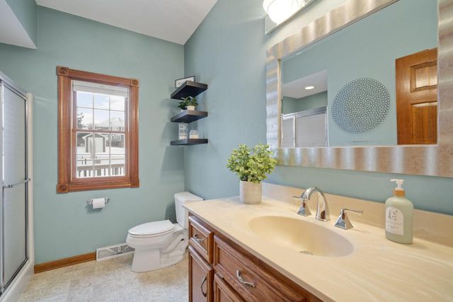 8605 S River Terrace DRIVE, Franklin, WI 53132