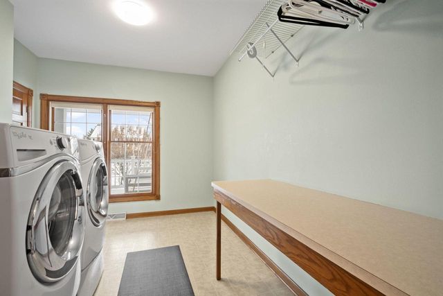 8605 S River Terrace DRIVE, Franklin, WI 53132