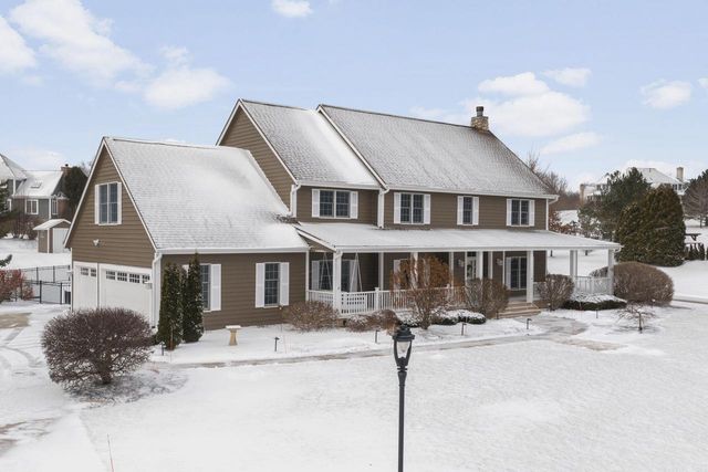 8605 S River Terrace DRIVE, Franklin, WI 53132