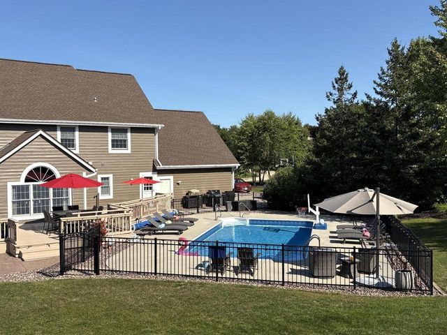 8605 S River Terrace DRIVE, Franklin, WI 53132