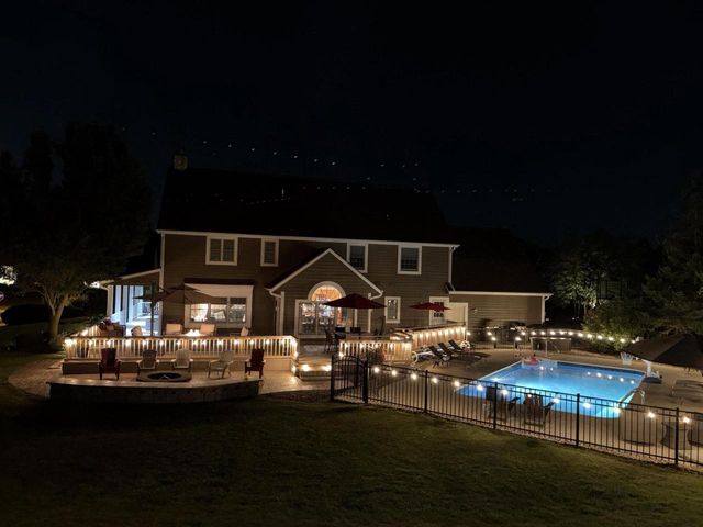 8605 S River Terrace DRIVE, Franklin, WI 53132