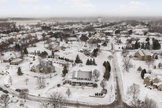 8605 S River Terrace DRIVE, Franklin, WI 53132