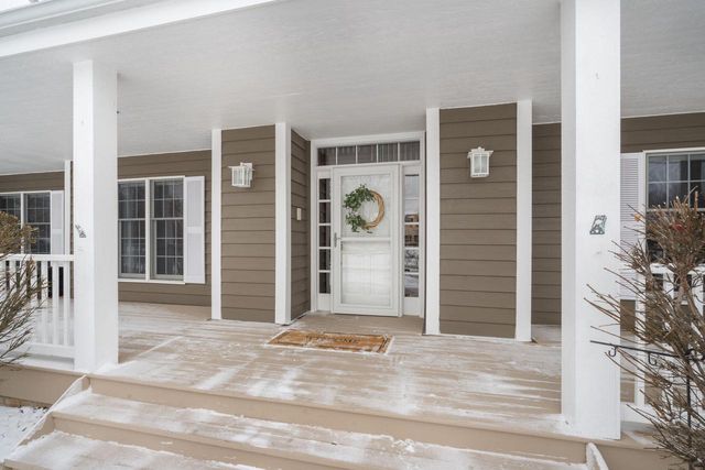 8605 S River Terrace DRIVE, Franklin, WI 53132