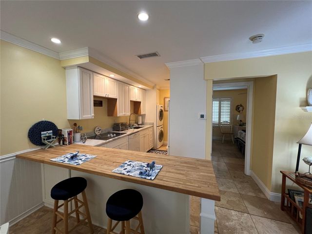5164 BEACH DRIVE SE B furnished, St Petersburg, FL 33705