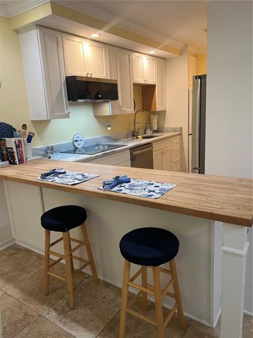 5164 BEACH DRIVE SE B furnished, St Petersburg, FL 33705
