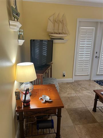 5164 BEACH DRIVE SE B furnished, St Petersburg, FL 33705