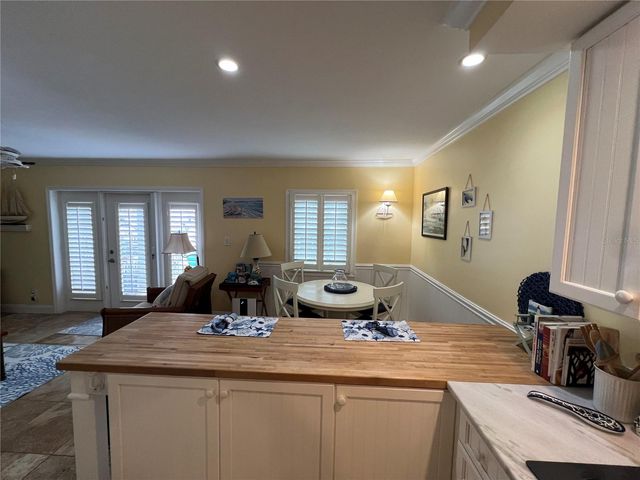 5164 BEACH DRIVE SE B furnished, St Petersburg, FL 33705