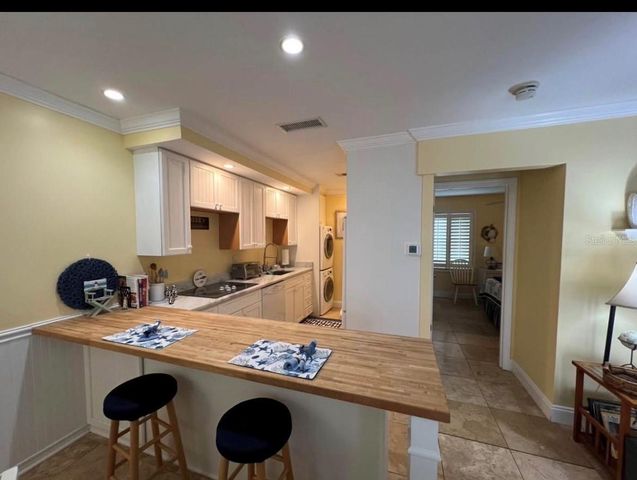 5164 BEACH DRIVE SE B furnished, St Petersburg, FL 33705
