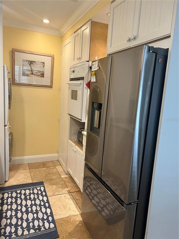 5164 BEACH DRIVE SE B furnished, St Petersburg, FL 33705