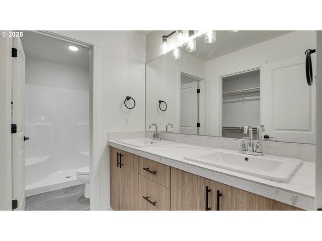 16130 Barlow Trail Ln, Oregon City, OR 97045