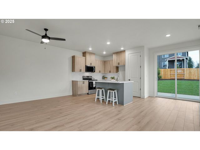 16130 Barlow Trail Ln, Oregon City, OR 97045