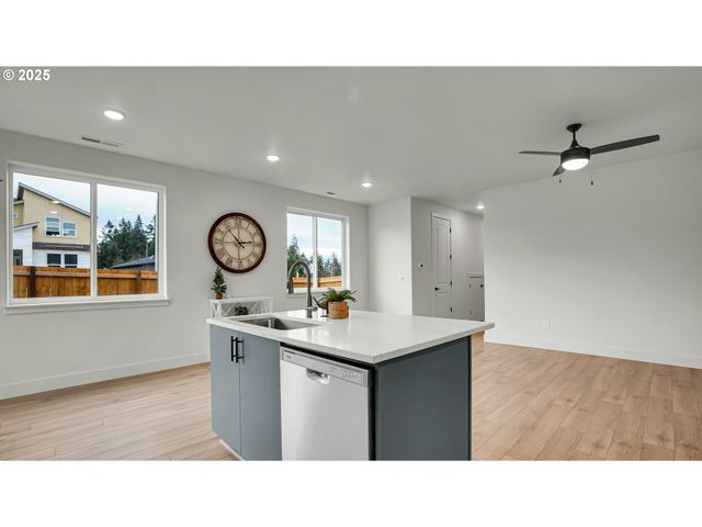 16130 Barlow Trail Ln, Oregon City, OR 97045