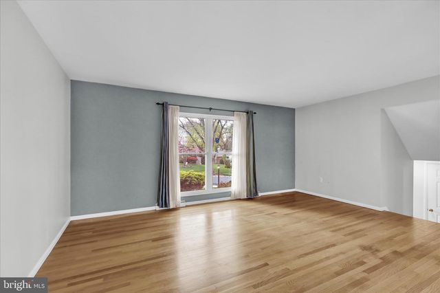 4 CHERRYWOOD RD, Reading, PA 19610