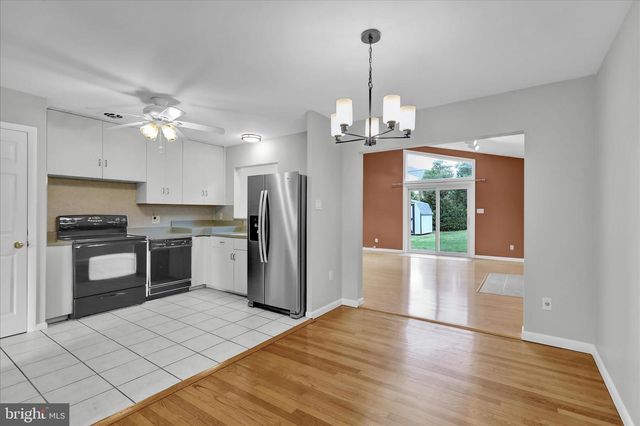 4 CHERRYWOOD RD, Reading, PA 19610