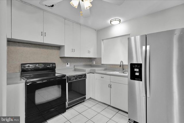 4 CHERRYWOOD RD, Reading, PA 19610