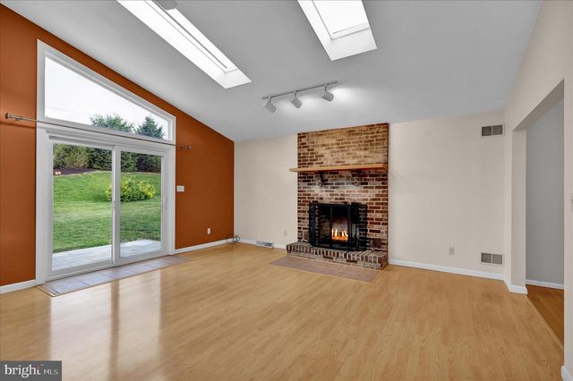 4 CHERRYWOOD RD, Reading, PA 19610