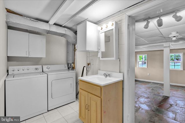 4 CHERRYWOOD RD, Reading, PA 19610