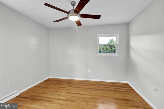 4 CHERRYWOOD RD, Reading, PA 19610