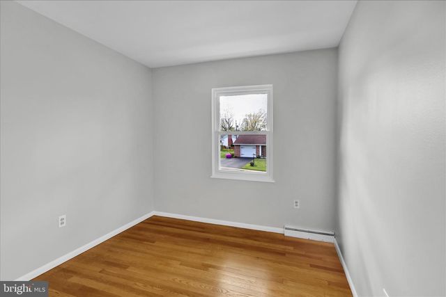 4 CHERRYWOOD RD, Reading, PA 19610