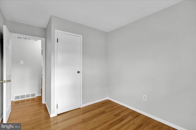 4 CHERRYWOOD RD, Reading, PA 19610
