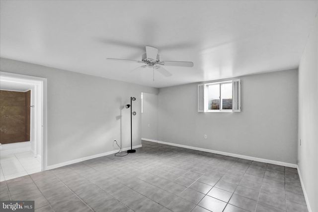 4 CHERRYWOOD RD, Reading, PA 19610