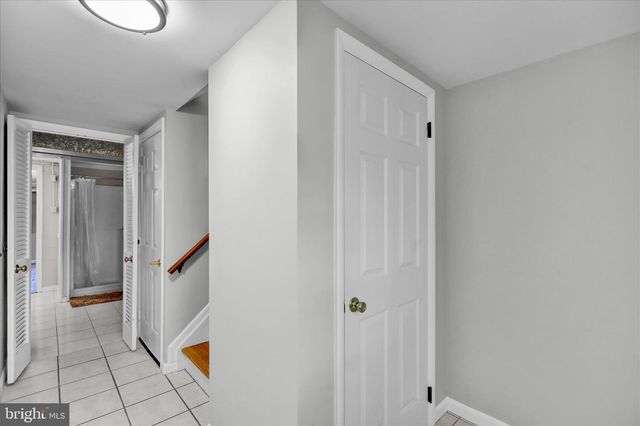 4 CHERRYWOOD RD, Reading, PA 19610