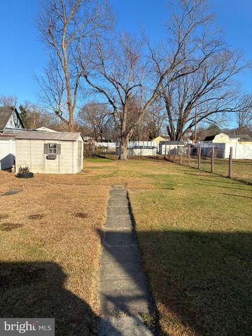 213 W LAKE AVE, Blackwood, NJ 08012