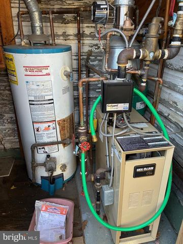 213 W LAKE AVE, Blackwood, NJ 08012