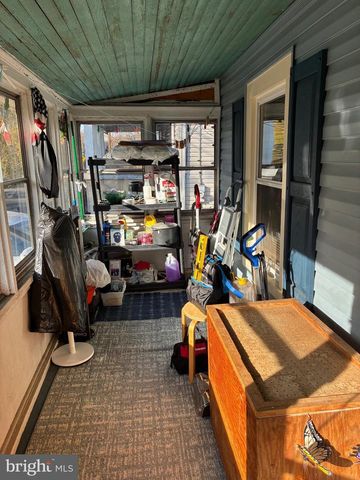 213 W LAKE AVE, Blackwood, NJ 08012