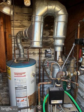 213 W LAKE AVE, Blackwood, NJ 08012