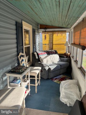 213 W LAKE AVE, Blackwood, NJ 08012