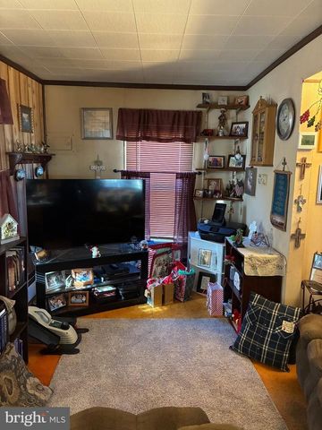 213 W LAKE AVE, Blackwood, NJ 08012